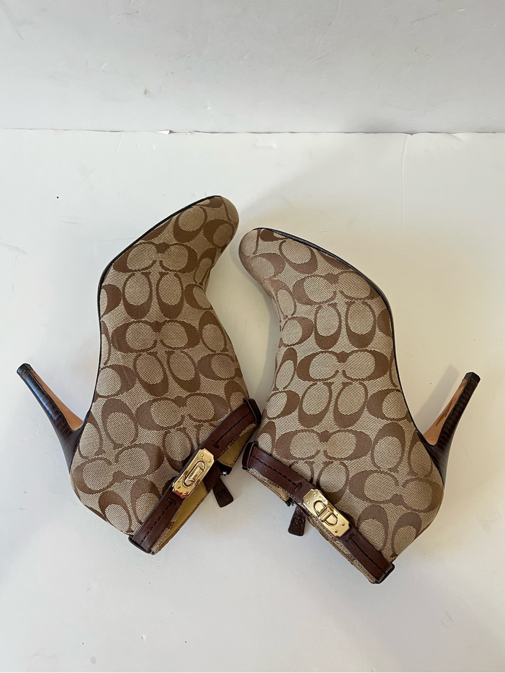 Coach Bennett Beige Brown Signature Canvas Ankle Booties heel size 9B - Picture 6 of 10